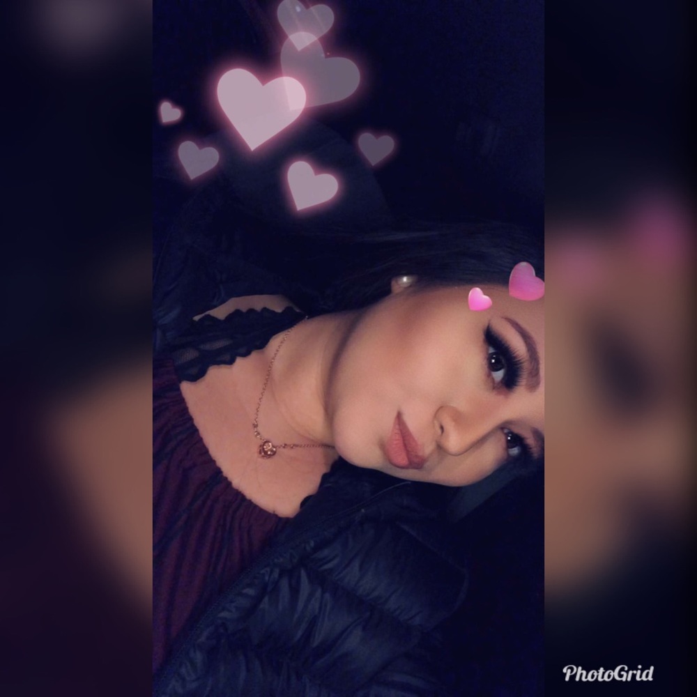 Meet your Posher, Estefania